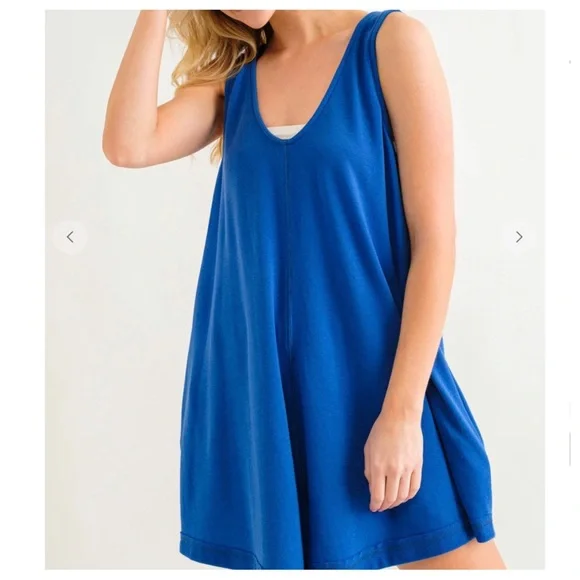 02 Boho V-Neck Sleeveless Romper with Roll-Up Hem - Picture 3 of 3